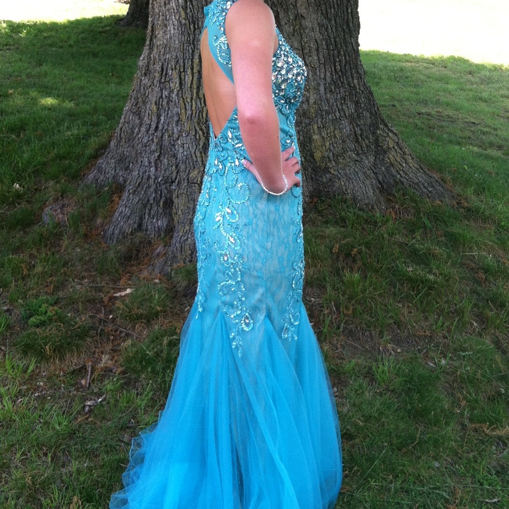Prom dress! 💙✨
